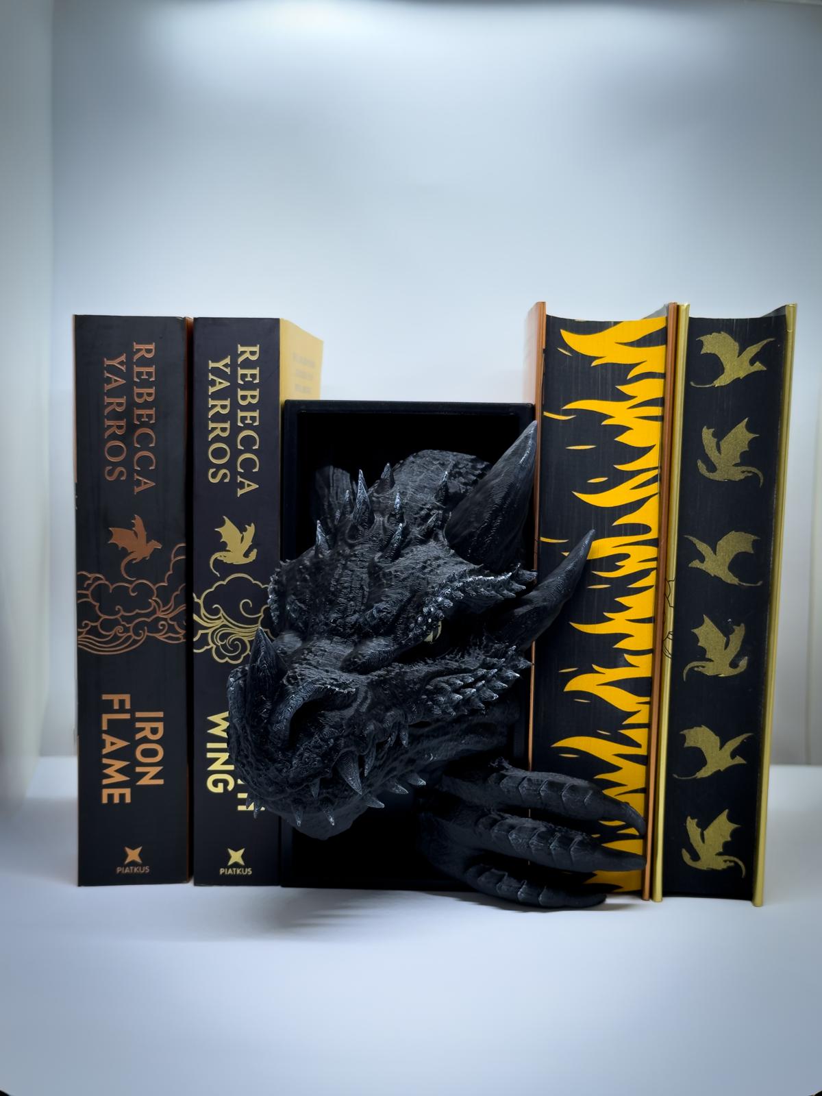 Book Nook cu Dragon – Colț Magic pentru Biblioteca Ta
