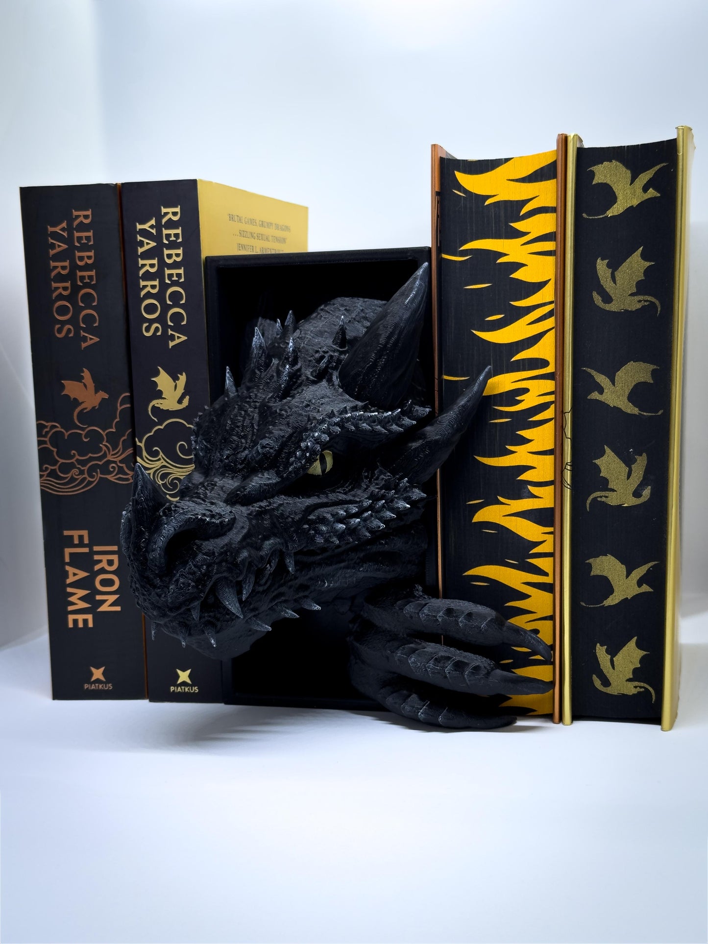 Book Nook cu Dragon – Colț Magic pentru Biblioteca Ta