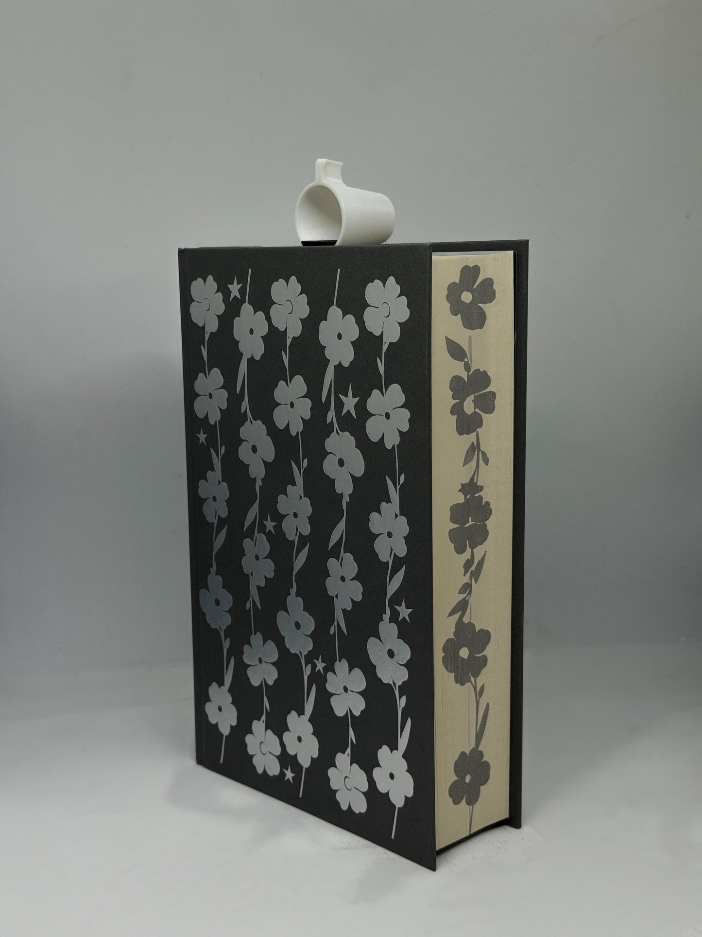 Semn de carte 3D – Cana cu cafea curgătoare